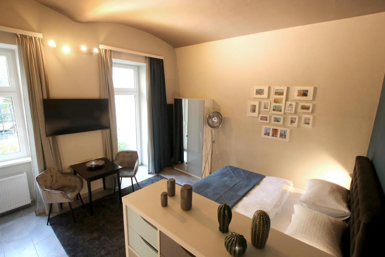 Street Living Hotel - Apartments Вена Экстерьер фото
