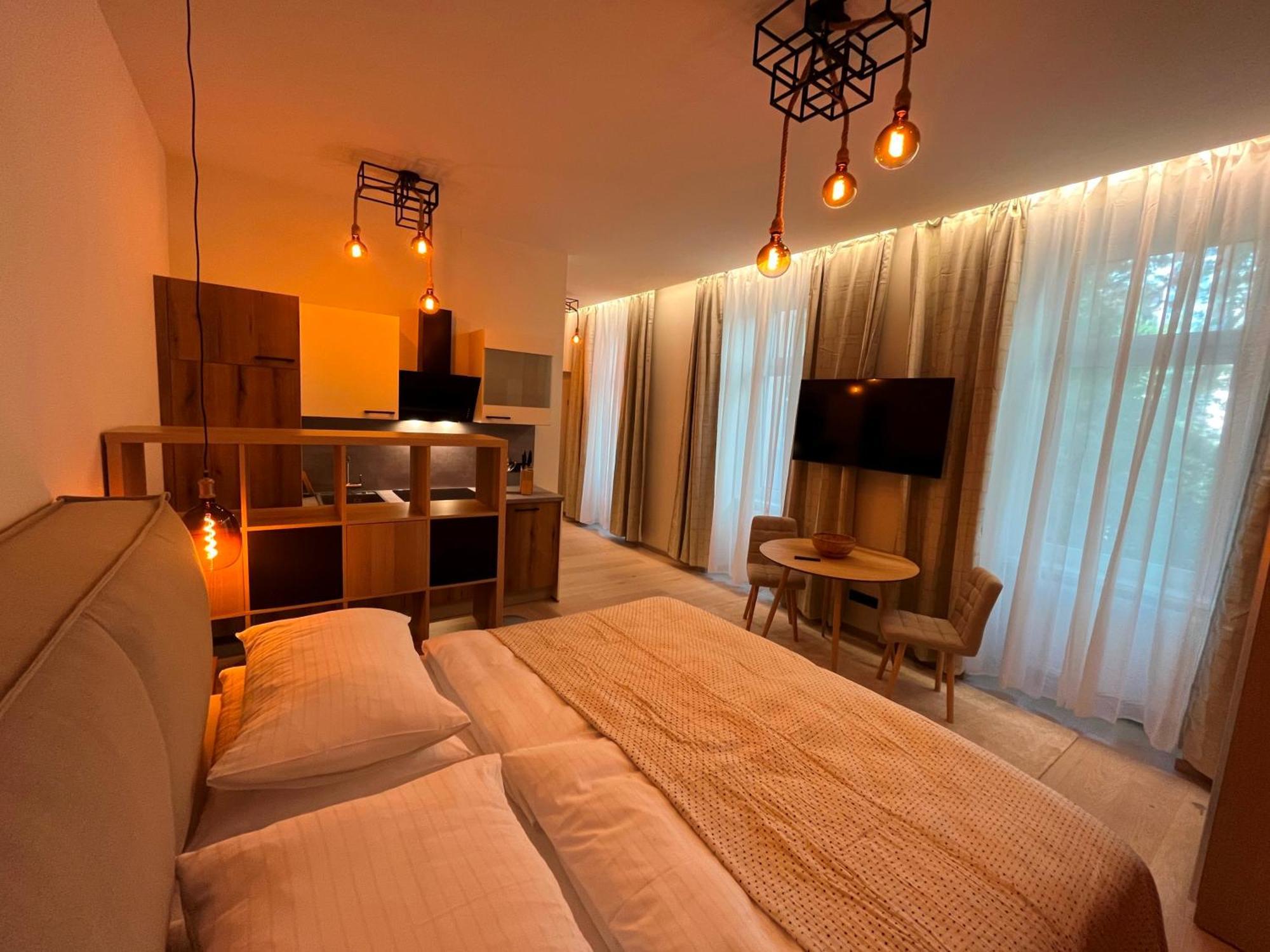 Street Living Hotel - Apartments Вена Экстерьер фото