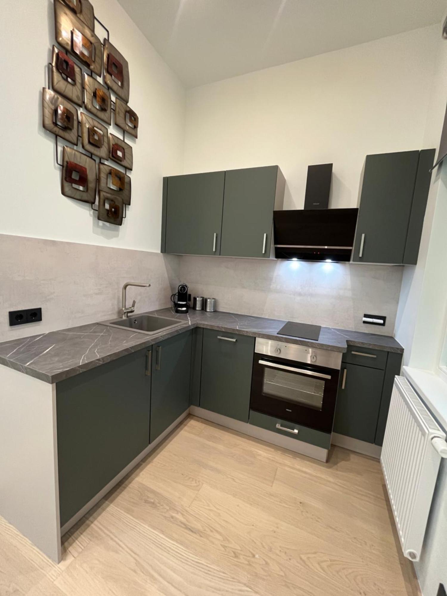 Street Living Hotel - Apartments Вена Экстерьер фото